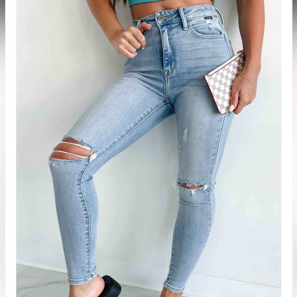 Cello Say It Louder High Rise‎ Distressed Cello Skinny Jean Light Denim 11 NWT